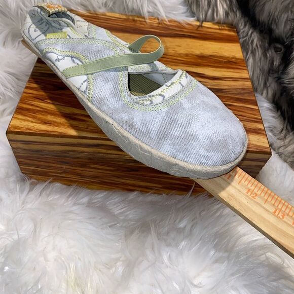 Cushe Shucoon Mary Jane Active Sneaker Women’s Size 11/42EU Slip-on Surfer - Picture 8 of 9